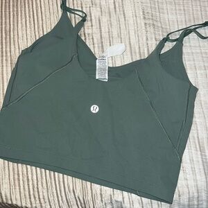Lululemon sports top size 4 with adjustable straps